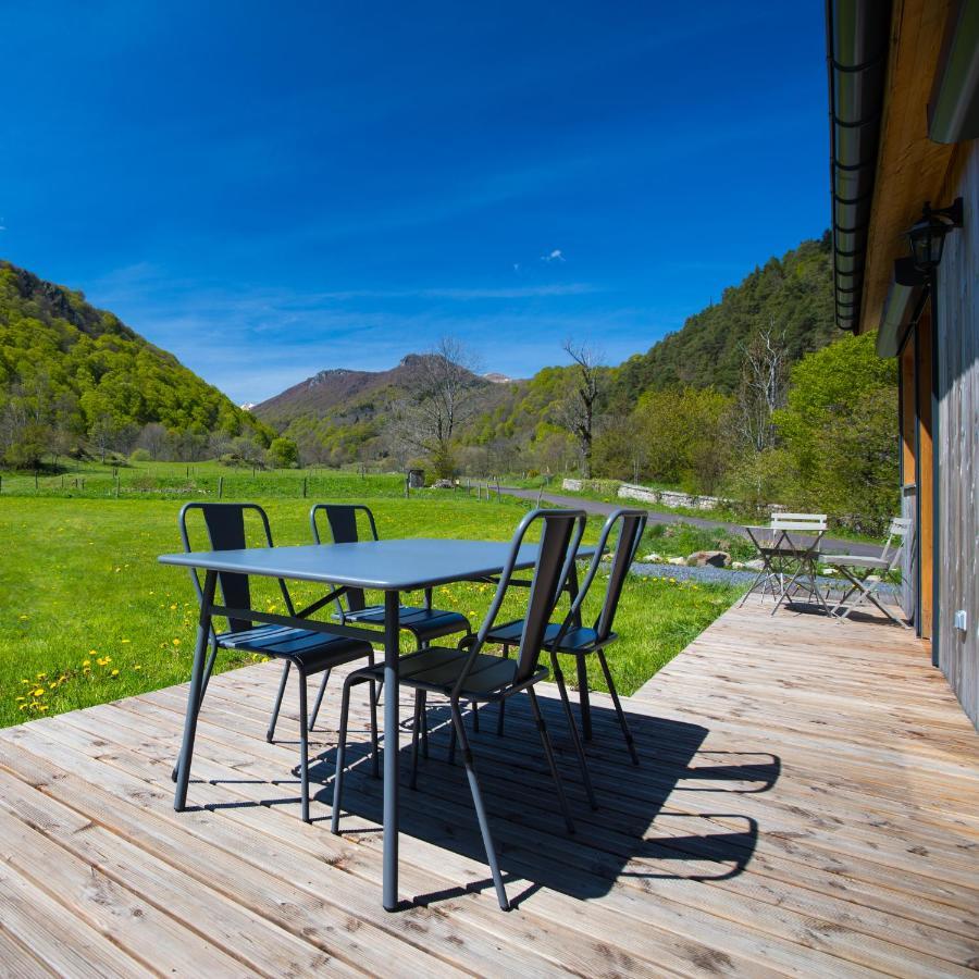 La Dormeuse Du Val Villa Chambon-sur-Lac Luaran gambar