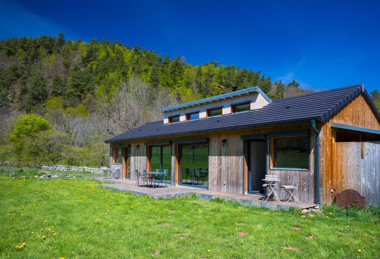 La Dormeuse Du Val Villa Chambon-sur-Lac Luaran gambar