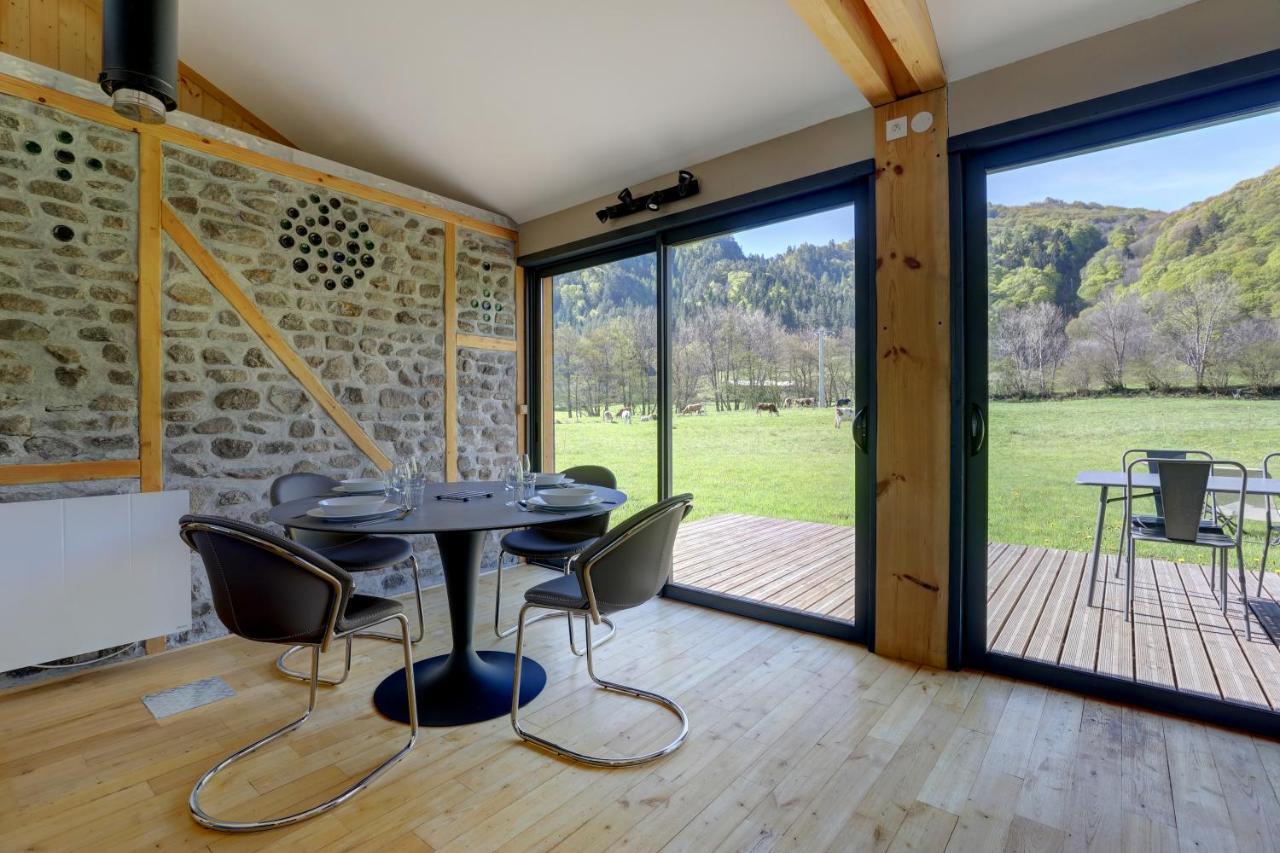 La Dormeuse Du Val Villa Chambon-sur-Lac Luaran gambar